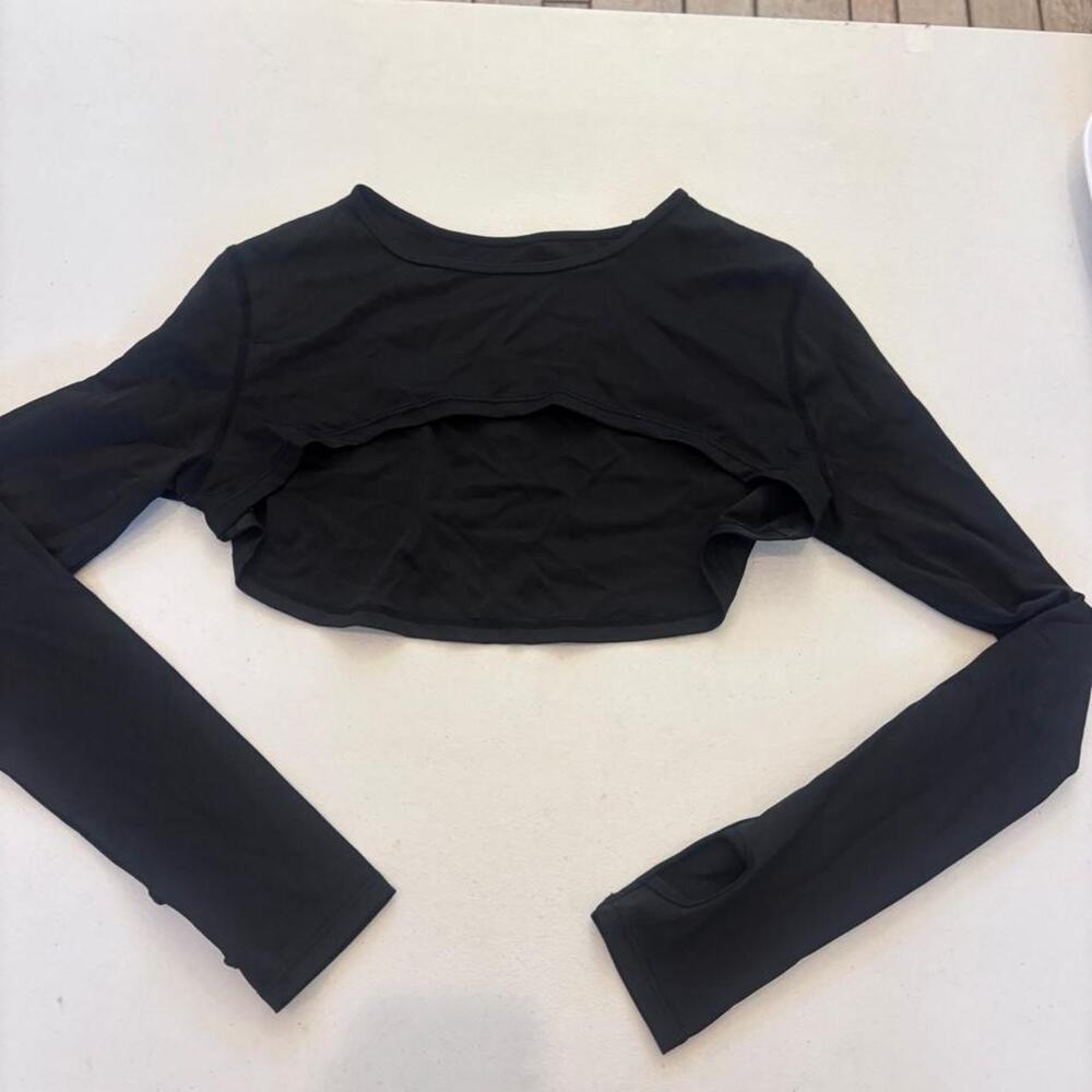 Black long sleeve crop top